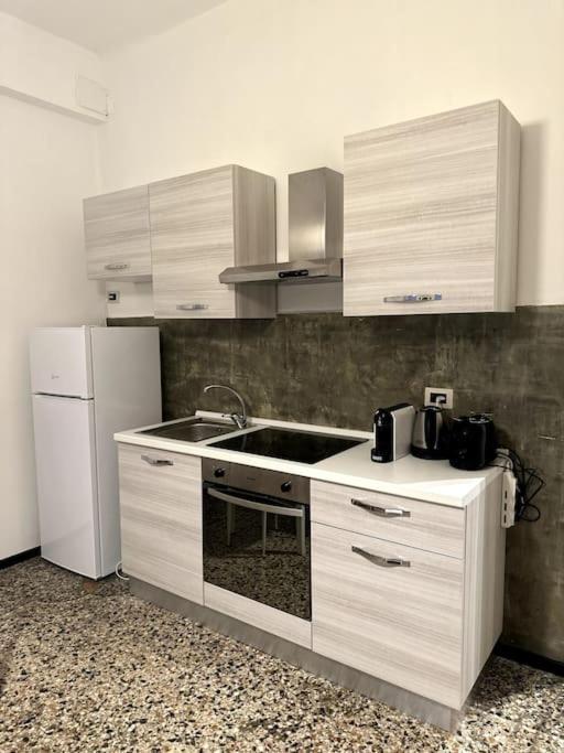 Apartmán Ridi Che Ti Passa In Vico Del Fieno Janov Exteriér fotografie